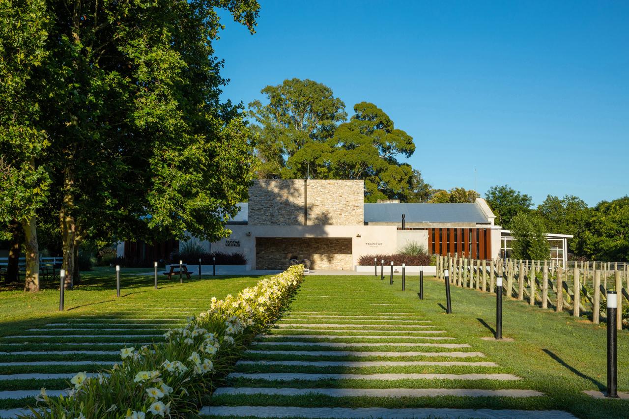 Bodega Costa y Pampa de Estancia Santa Isabel Chapadmalal Mar del Plata