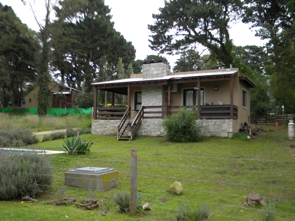 Casa de piedra y madera en Sierra de los Padres Mar del Plata